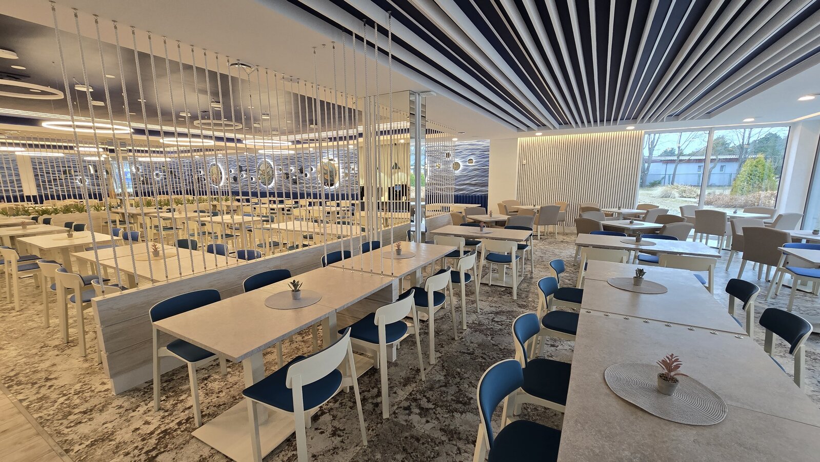 Nowoczesna restauracja Ośrodek Bryza Dźwirzyno wczasy z wyżywieniem